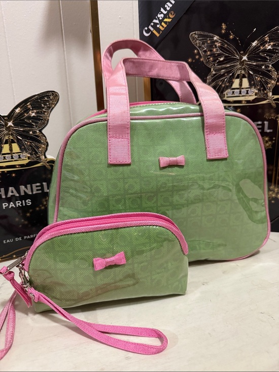 Liz Claiborne Handbags - Liz Claiborne Green and Pink Cosmetic Tote with Matching Wristlet